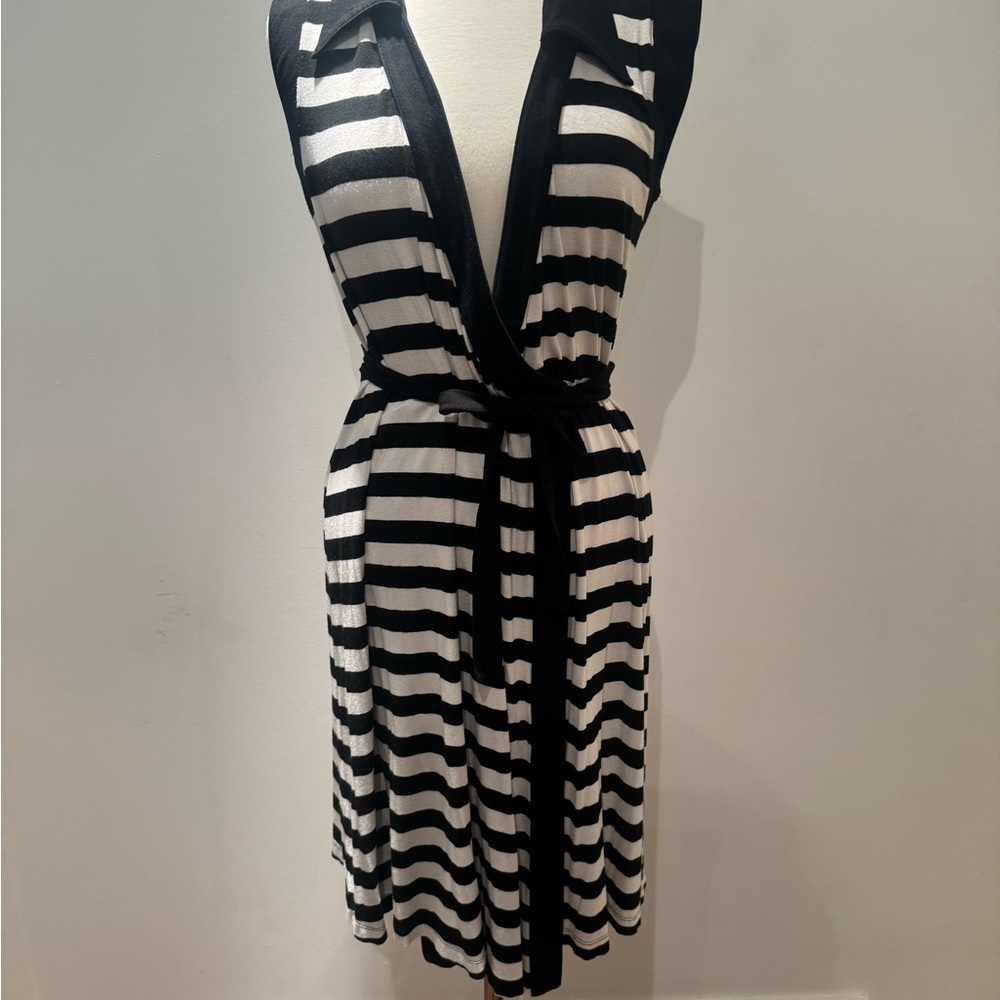 VINTAGE Liz Lange Black and Cream Striped Dress.
Size 3 Maternity = M/L